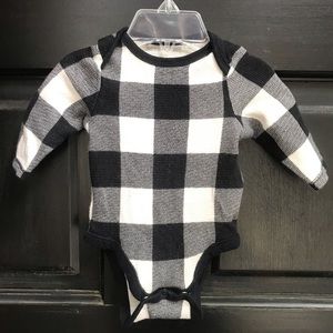 Old navy black and white long sleeve buffalo plaid unisex onesie